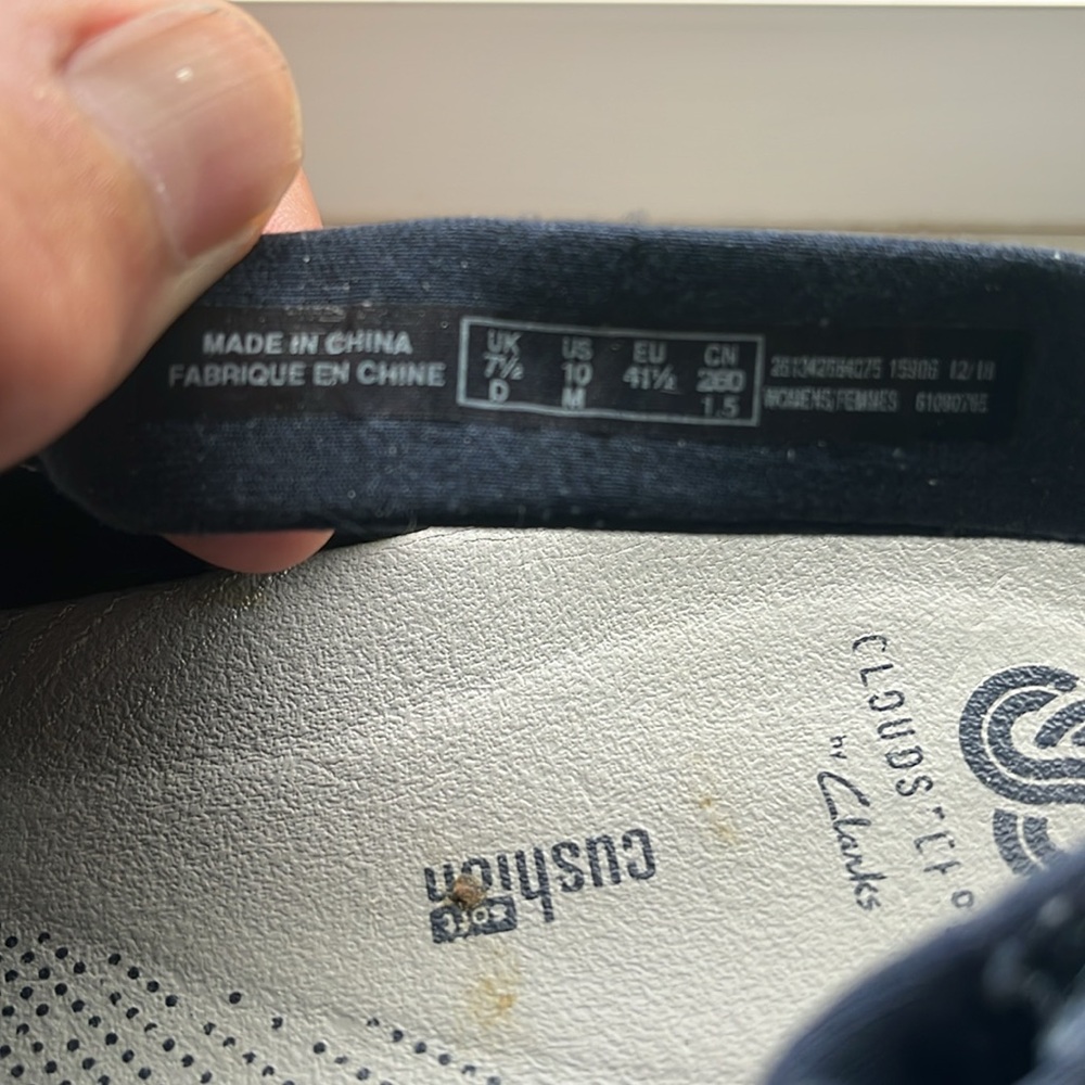 Clarks Blue and White Sandals with Minimalist Design - Picture 4 of 7